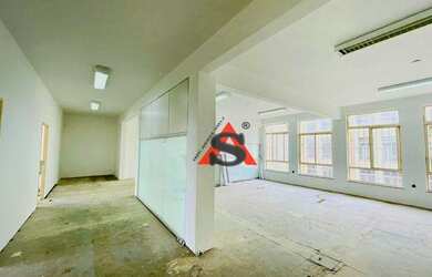 Imagem: O depósito possui 300m² de Área e está localizado em Centro