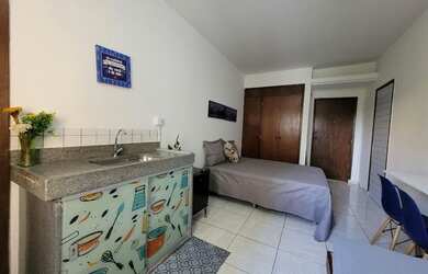 Imagem: A kitnet possui 1 Dormitório, 1 Banheiro, 1 Vaga na garagem