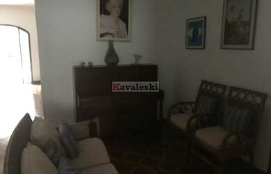 Imagem: O depósito possui 4 Vagas na garagem e 360m² de Área e está