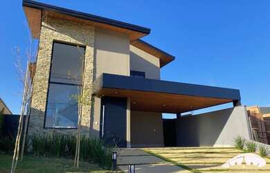 Imagem: A casa em condomínio possui 3 Dormitórios, 4 Banheiros, 4