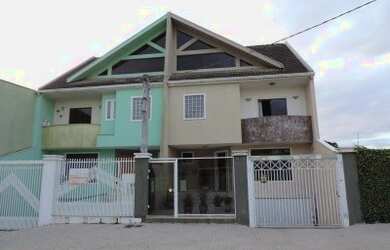 Imagem: A casa possui 3 Dormitórios, 2 Banheiros, 192m² de Área e