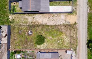 Imagem 15: Lote/Terreno para venda possui 400 metros quadrados em Vila Militar I - Piraquara - PR