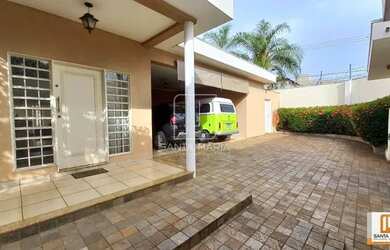 Imagem: O depósito possui 4 Vagas na garagem, 287m² de Área e está