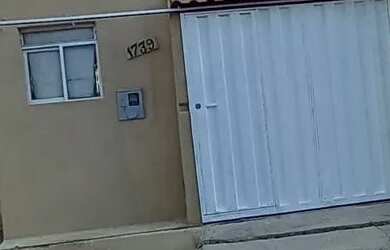 Imagem: A casa possui 1 Dormitório, 1 Banheiro, 1 Vaga na garagem