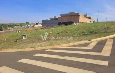 Imagem: O terreno possui 327m² de Área, Imóvel novo e está localizado