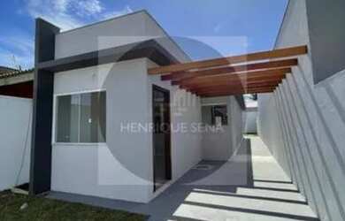 Imagem: A casa possui 3 Dormitórios, 1 Banheiro, 2 Vagas na garagem