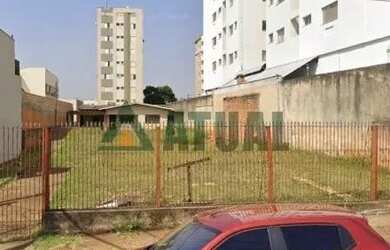 Imagem: O terreno possui 787m² de Área e está localizado em Vila