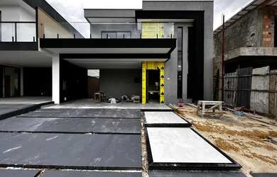 Imagem: A casa em condomínio à venda possui 4 Dormitórios, 2 Banheiros