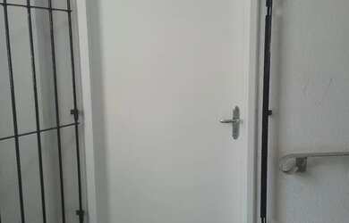 Imagem: O apartamento possui 3 Dormitórios, 1 Banheiro, 1 Vaga na garagem