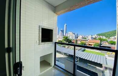 Imagem: O apartamento possui 2 Dormitórios, 2 Banheiros, 2 Vagas na