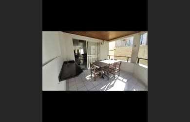 Imagem: O apartamento possui 4 Dormitórios, 2 Banheiros, 2 Vagas na