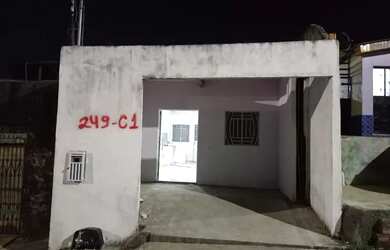 Imagem: A casa possui 2 Dormitórios, 1 Banheiro, 1 Vaga na garagem