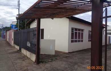 Imagem: A casa possui 2 Banheiros, 60m² de Área e está localizado