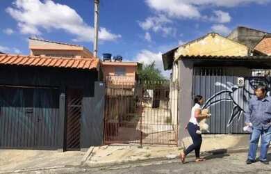 Imagem: A casa possui 2 Dormitórios, 1 Banheiro, 3 Vagas na garagem