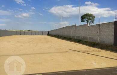 Imagem: O terreno possui 2160m² de Área e está localizado em Bairro