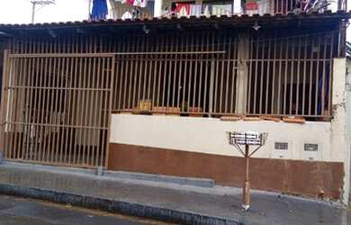 Imagem: A casa possui 4 Dormitórios, 5 Banheiros, 250m² de Área e