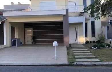 Imagem: A casa em condomínio possui 3 Dormitórios, 3 Banheiros, 3