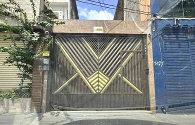 Imagem: A casa possui 4 Dormitórios, 5 Banheiros, 5 Vagas na garagem