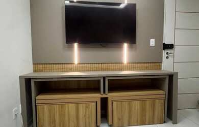 Imagem: O apartamento possui 2 Dormitórios, 1 Banheiro, 1 Vaga na garagem