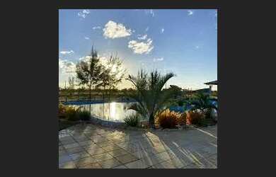 Imagem: O terreno possui 300m² de Área e está localizado em Siqueira