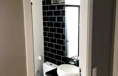 Imagem: O apartamento possui 2 Dormitórios, 1 Banheiro, 1 Vaga na garagem