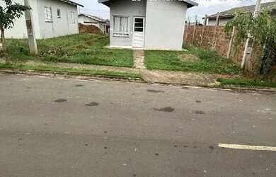 Imagem: A casa possui 2 Dormitórios, 1 Banheiro, 200m² de Área e