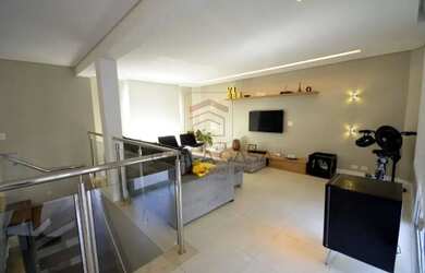 Imagem: A casa possui 4 Dormitórios, 4 Banheiros, 3 Vagas na garagem