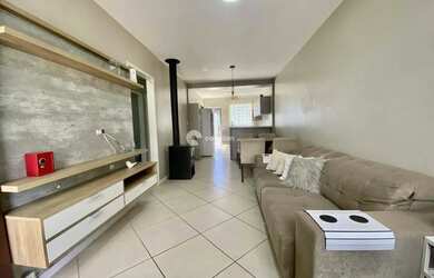 Imagem: A casa possui 3 Dormitórios, 2 Banheiros, 2 Vagas na garagem