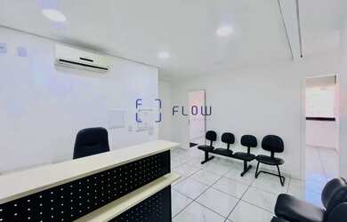 Imagem: O depósito possui 2 Vagas na garagem e 60m² de Área e está