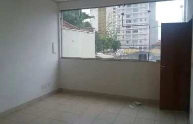 Imagem: O depósito possui 1 Vaga na garagem e 30m² de Área e está