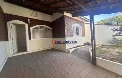 Imagem: A casa possui 2 Dormitórios, 2 Banheiros, 1 Vaga na garagem