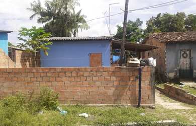 Imagem: A casa possui 3 Dormitórios, 3 Banheiros, 1 Vaga na garagem
