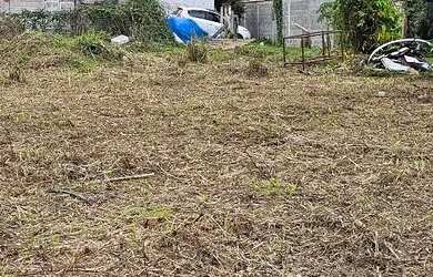 Imagem: O terreno possui 432m² de Área e está localizado em Maranduba