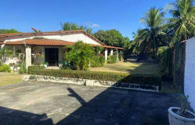 Imagem: A casa possui 4 Dormitórios, 3 Banheiros, 2 Vagas na garagem