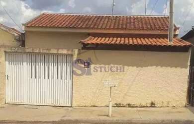 Imagem: A casa possui 2 Dormitórios, 2 Banheiros, 2 Vagas na garagem