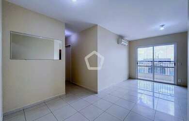 Imagem: O apartamento possui 2 Dormitórios, 1 Banheiro, 2 Vagas na