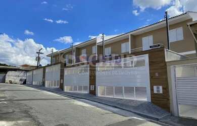 Imagem: A casa à venda possui 2 Dormitórios, 3 Banheiros, 2 Vagas