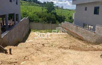 Imagem: O terreno possui 300m² de Área e está localizado em Parque