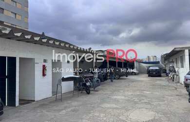 Imagem: O depósito possui 5 Vagas na garagem, 700m² de Área e está