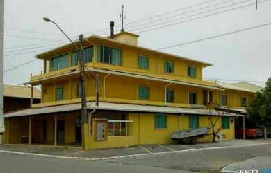 Imagem: A casa possui 5 Dormitórios, 5 Banheiros, 5 Vagas na garagem