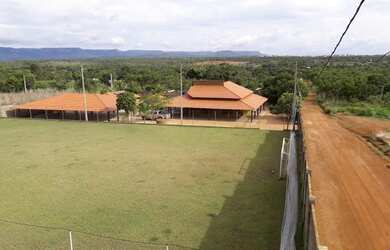 Imagem 9: Estância Cerrado. Acomodam 10 pessoas, 5 Vagas na garageme3 Dormitórios