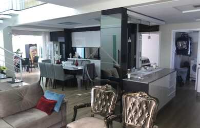 Imagem: A casa possui 1 Dormitório, 1 Banheiro, 2 Vagas na garagem