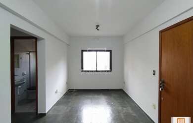 Imagem: O apartamento possui 1 Dormitório, 1 Banheiro, 1 Vaga na garagem