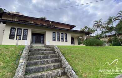 Imagem: A casa em condomínio possui 3 Dormitórios, 3 Banheiros, 4