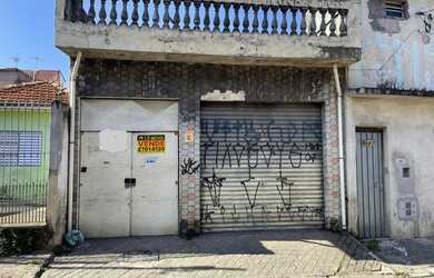 Imagem: A casa possui 2 Dormitórios, 2 Banheiros, 4 Vagas na garagem