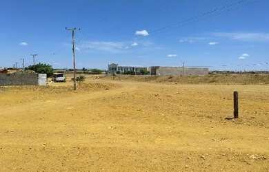 Imagem: O terreno possui 2.200m² de Área e está localizado em Lagoa