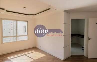 Imagem: O apartamento possui 3 Dormitórios, 1 Banheiro, 1 Vaga na garagem