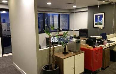 Imagem: O depósito possui 1 Vaga na garagem e 35m² de Área e está