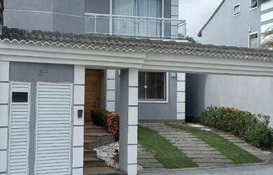 Imagem: A casa em condomínio possui 4 Dormitórios, 4 Banheiros, 2