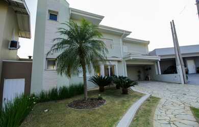 Imagem: A casa em condomínio possui 3 Dormitórios, 5 Banheiros, 4